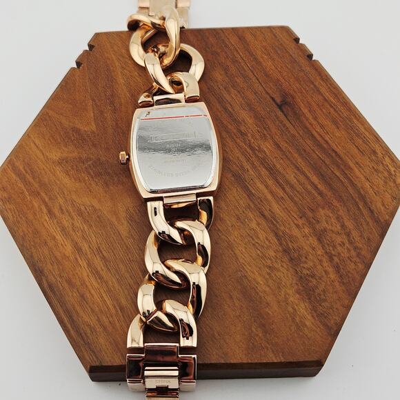 R.J. Graziano Women's Gold Tone Chunky Chain Statement Watch Bold Gaudy RJG-122 - Picture 5 of 7